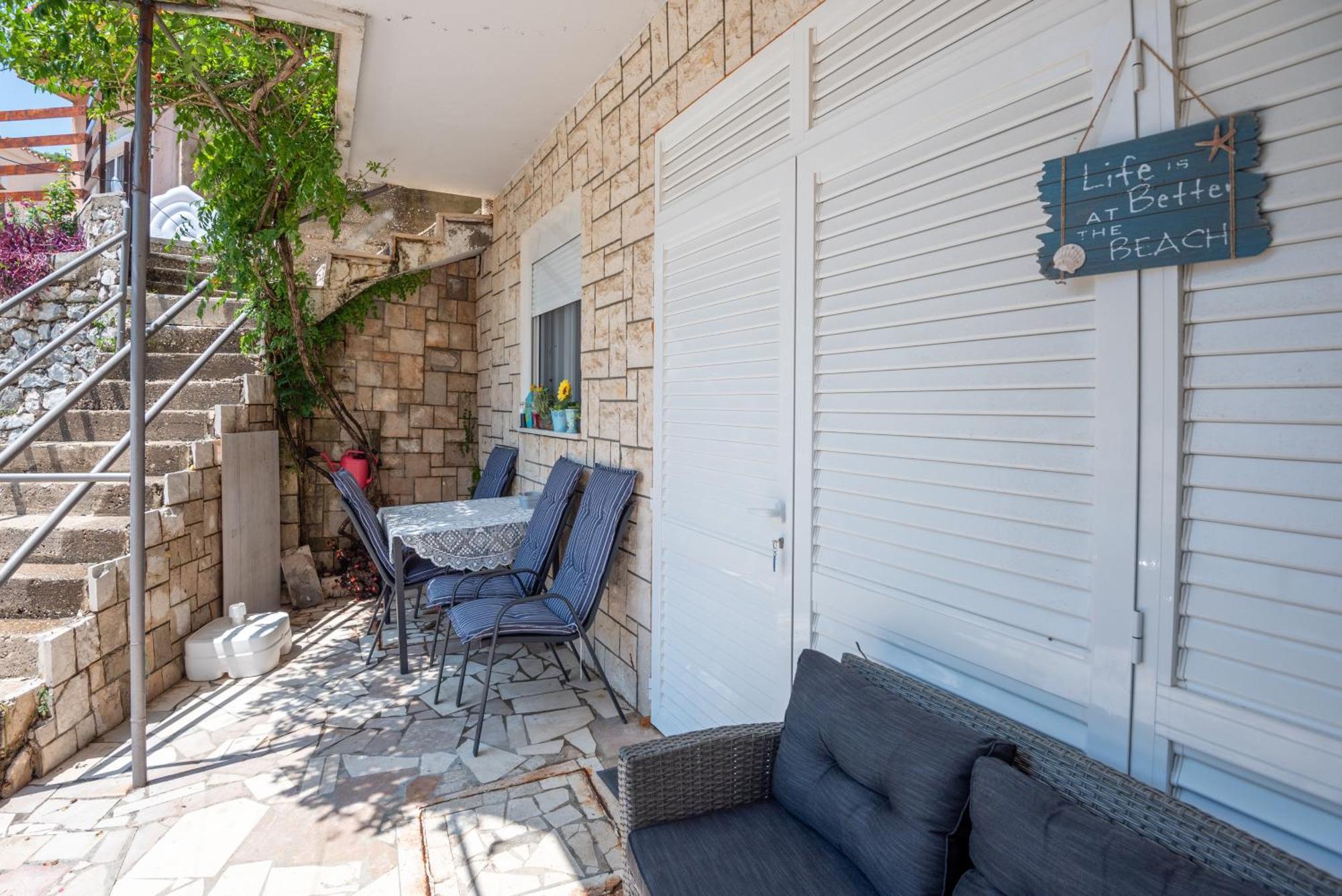 Apartmani Dora Duboka Exteriér fotografie