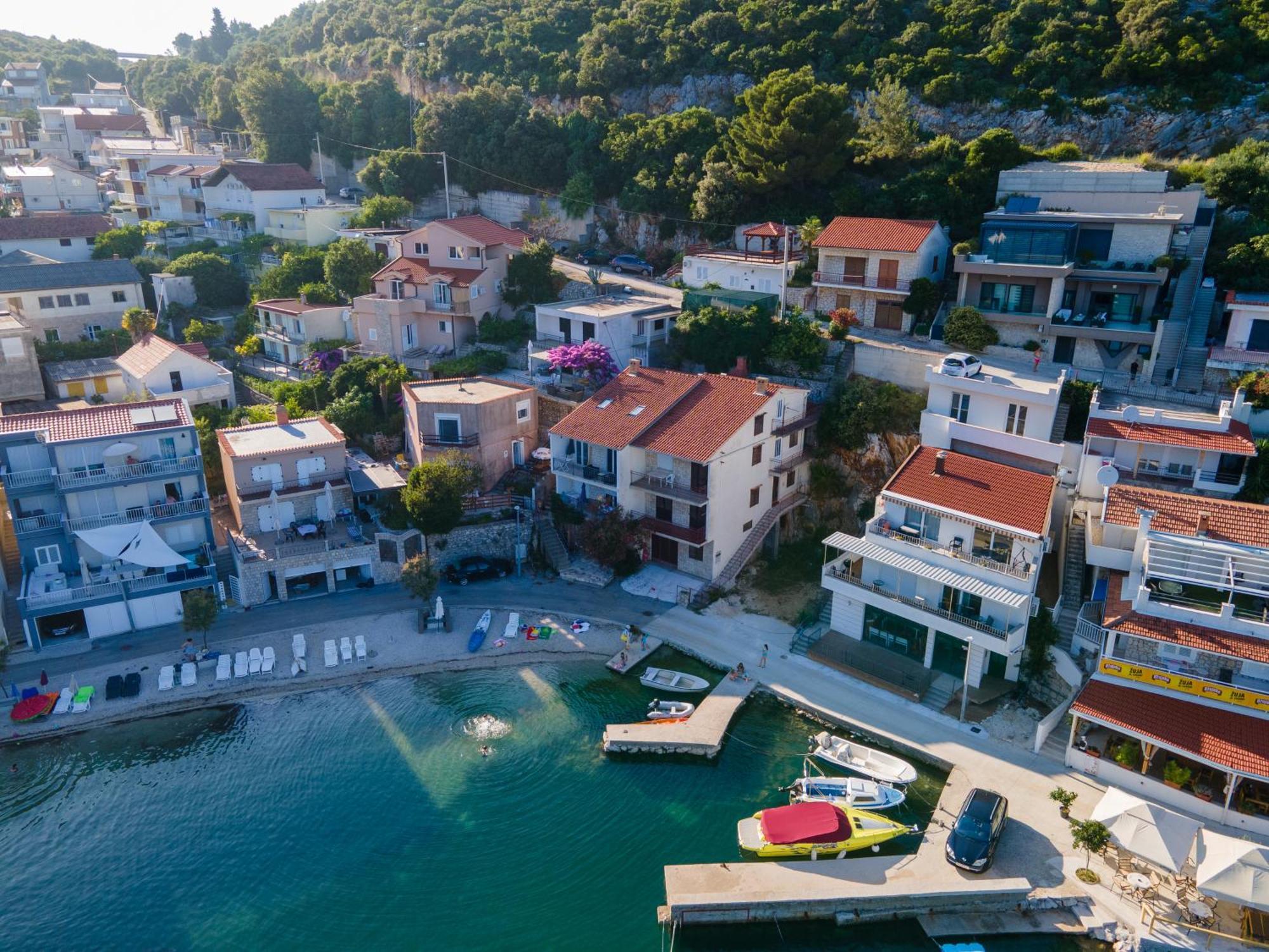 Apartmani Dora Duboka Exteriér fotografie